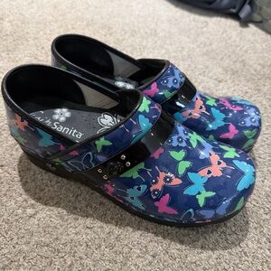 Sanita Blue Butterfly Clogs